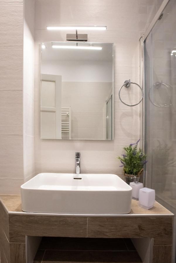 Blue Ark Lavish Sauna Suite Афіни Екстер'єр фото